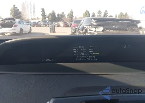 2020 Toyota Prius Le z USA, uszkodzony, nr VIN JTDKARFU3L3121662